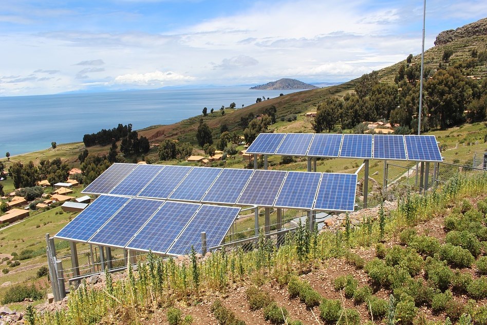 Utilizar productos relacionados con las energías renovables significa un ahorro permanente.